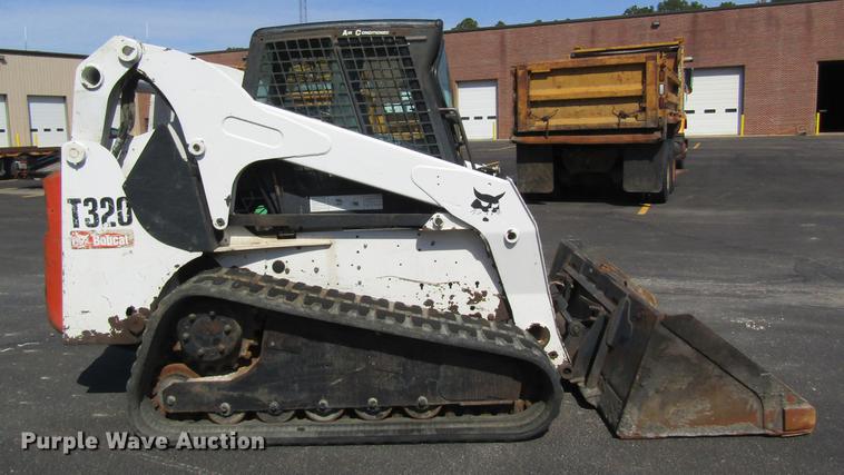 image for item DC4293 2008 Bobcat T320 skid steer