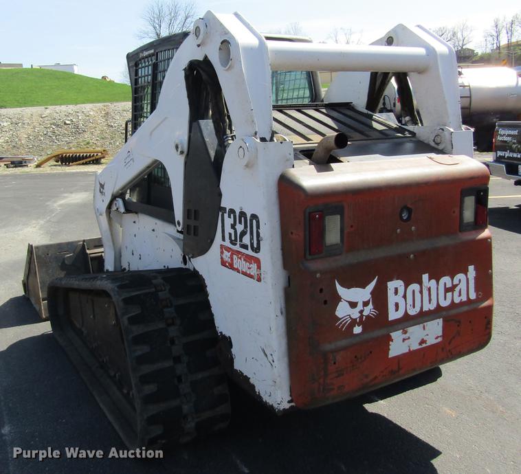 image for item DC4293 2008 Bobcat T320 skid steer