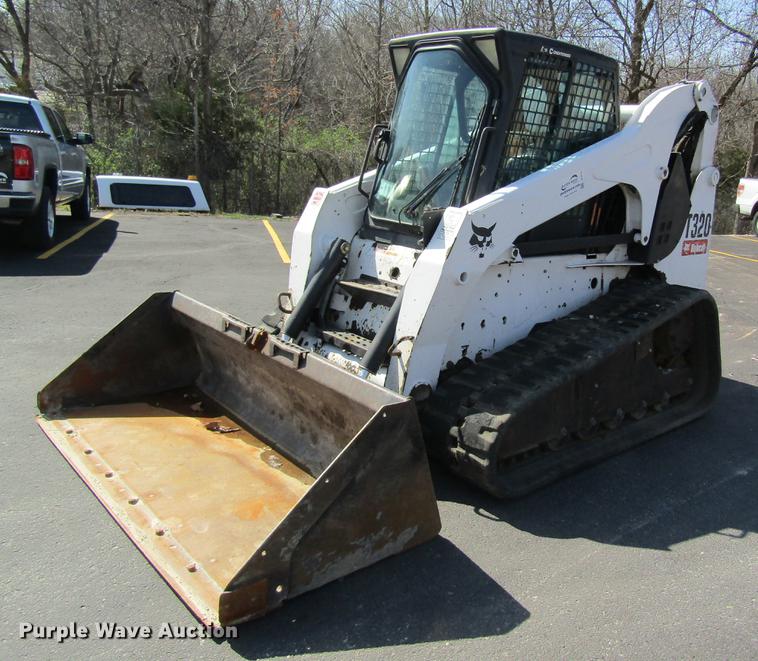 image for item DC4293 2008 Bobcat T320 skid steer