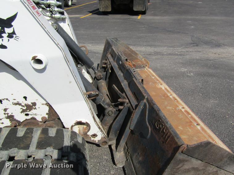 image for item DC4293 2008 Bobcat T320 skid steer