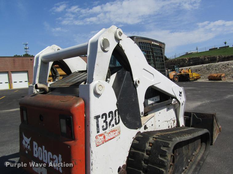 image for item DC4293 2008 Bobcat T320 skid steer