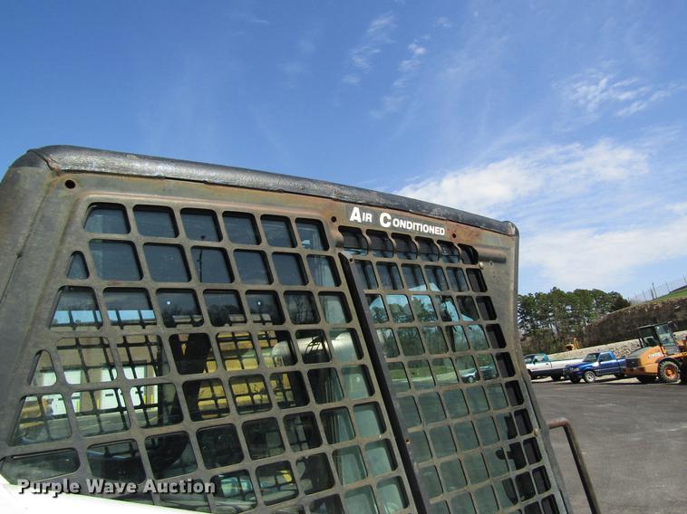 image for item DC4293 2008 Bobcat T320 skid steer