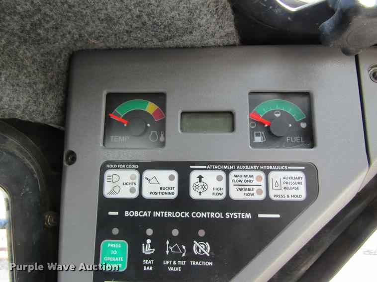 image for item DC4293 2008 Bobcat T320 skid steer