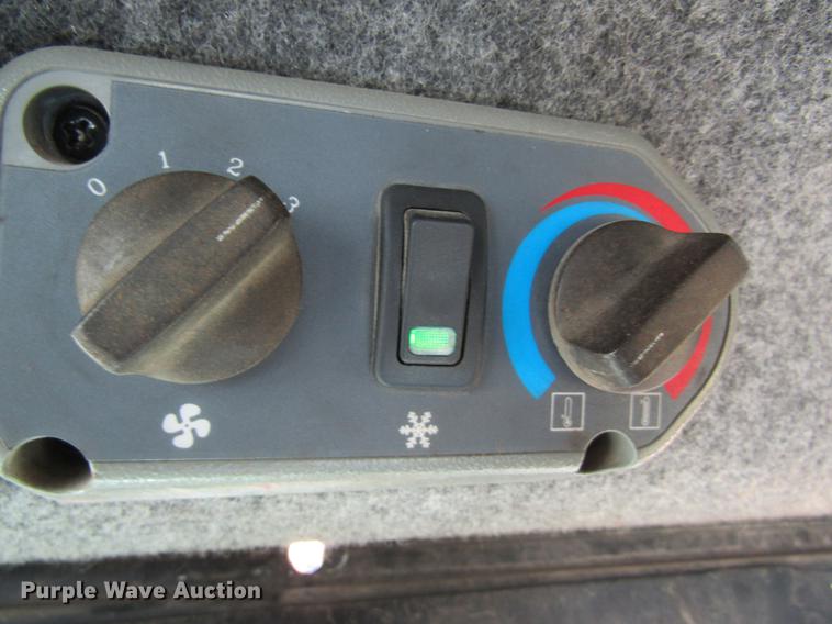 image for item DC4293 2008 Bobcat T320 skid steer