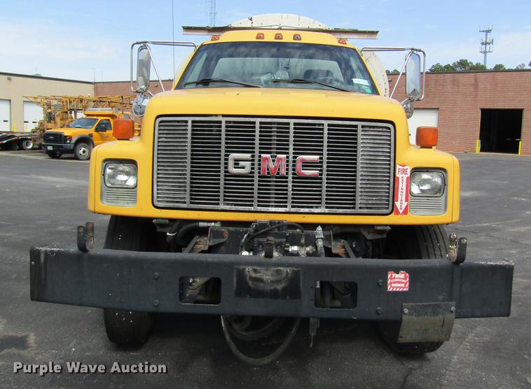 image for item DC4294 2001 GMC C8500 oil distributor truck