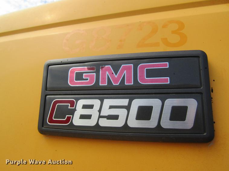 image for item DC4294 2001 GMC C8500 oil distributor truck