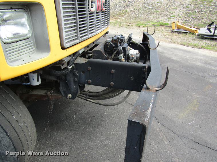 image for item DC4294 2001 GMC C8500 oil distributor truck