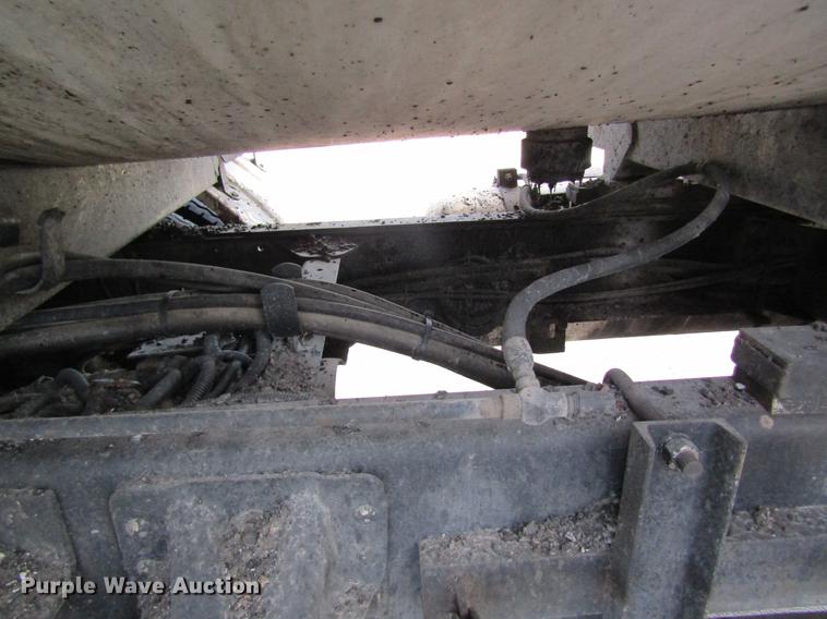 image for item DC4294 2001 GMC C8500 oil distributor truck