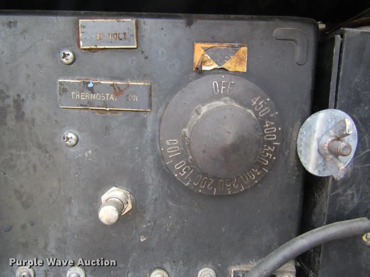 image for item DC4294 2001 GMC C8500 oil distributor truck