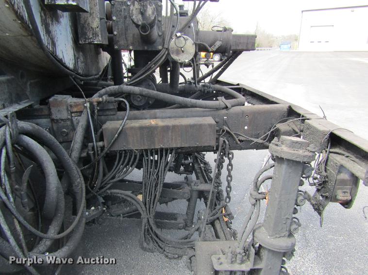 image for item DC4294 2001 GMC C8500 oil distributor truck