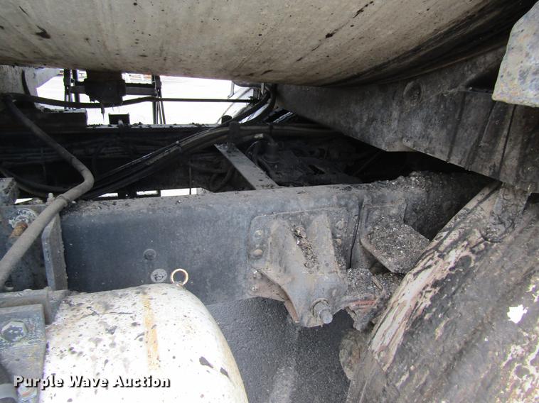 image for item DC4294 2001 GMC C8500 oil distributor truck