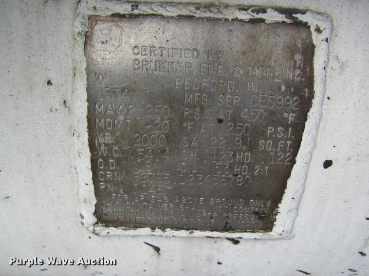 image for item DC4294 2001 GMC C8500 oil distributor truck