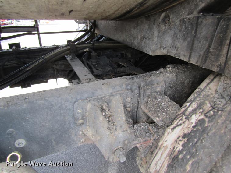 image for item DC4294 2001 GMC C8500 oil distributor truck