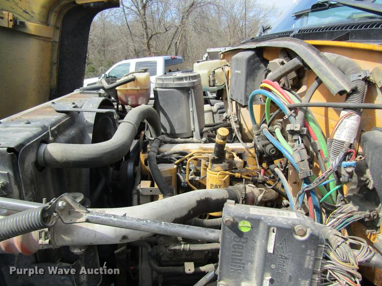 image for item DC4294 2001 GMC C8500 oil distributor truck