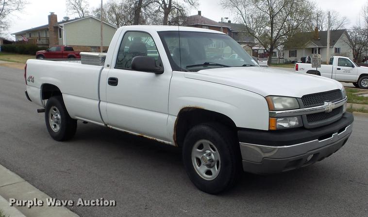 image for item DC7338 2003 Chevrolet Silverado 1500 pickup truck