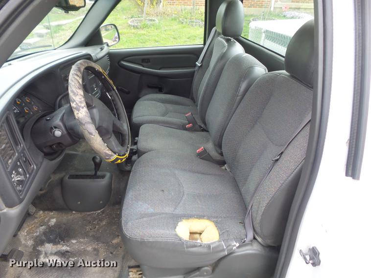 image for item DC7338 2003 Chevrolet Silverado 1500 pickup truck