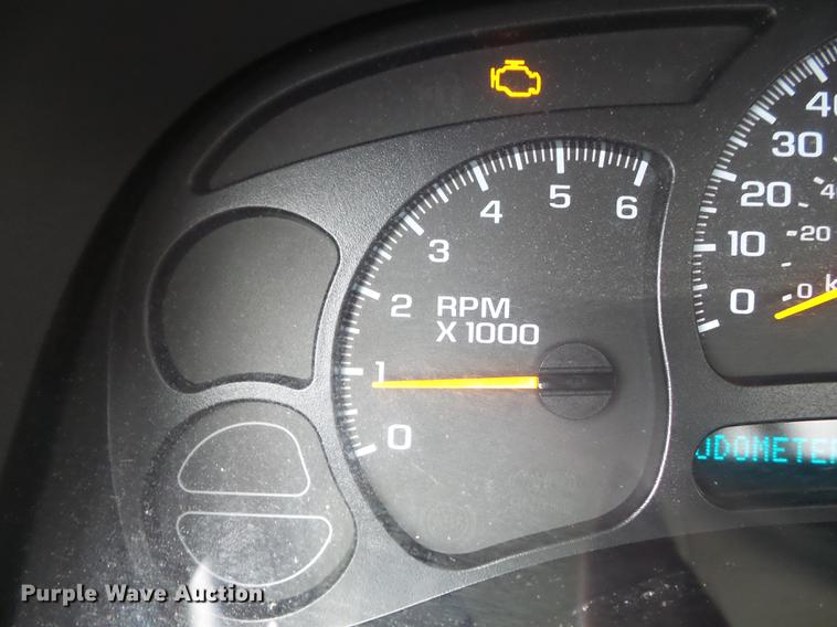 image for item DC7338 2003 Chevrolet Silverado 1500 pickup truck