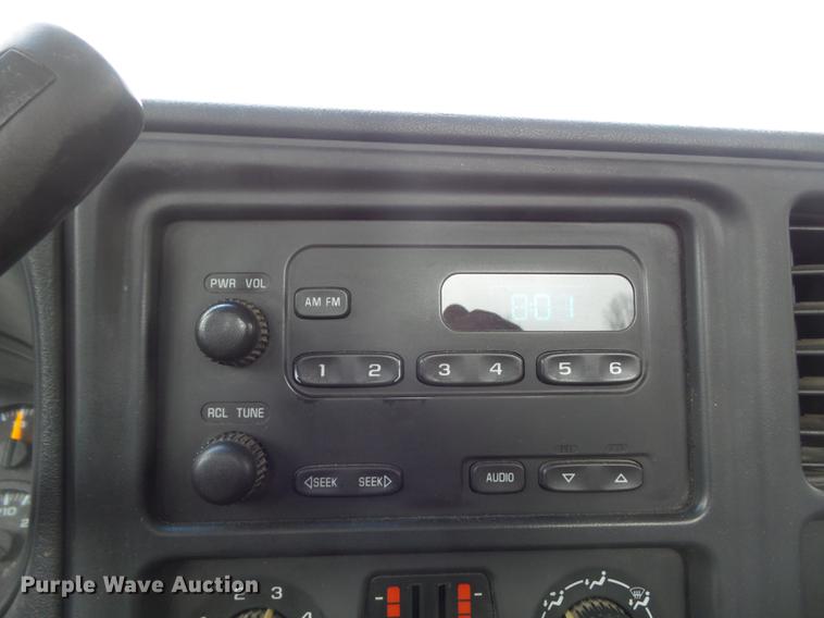 image for item DC7338 2003 Chevrolet Silverado 1500 pickup truck