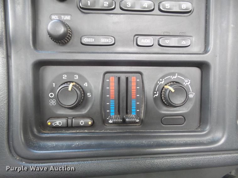 image for item DC7338 2003 Chevrolet Silverado 1500 pickup truck