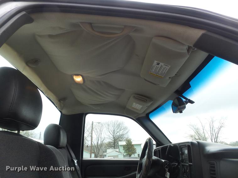 image for item DC7338 2003 Chevrolet Silverado 1500 pickup truck