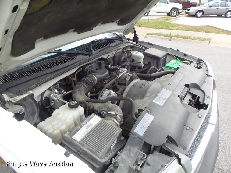 image for item DC7338 2003 Chevrolet Silverado 1500 pickup truck