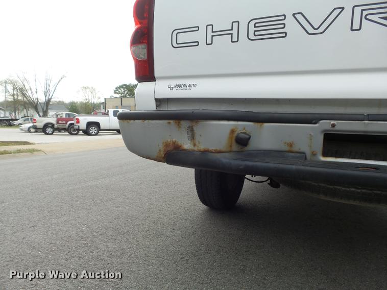 image for item DC7338 2003 Chevrolet Silverado 1500 pickup truck