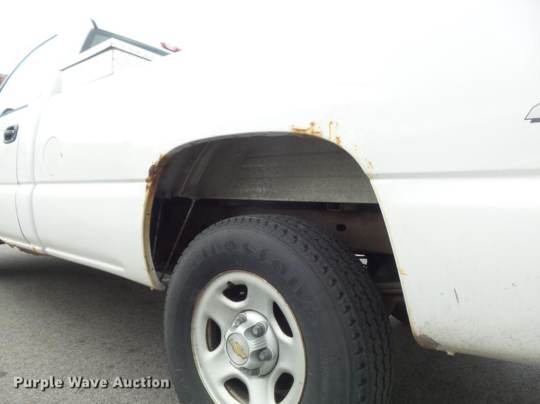 image for item DC7338 2003 Chevrolet Silverado 1500 pickup truck