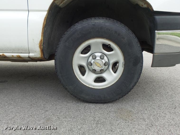 image for item DC7338 2003 Chevrolet Silverado 1500 pickup truck