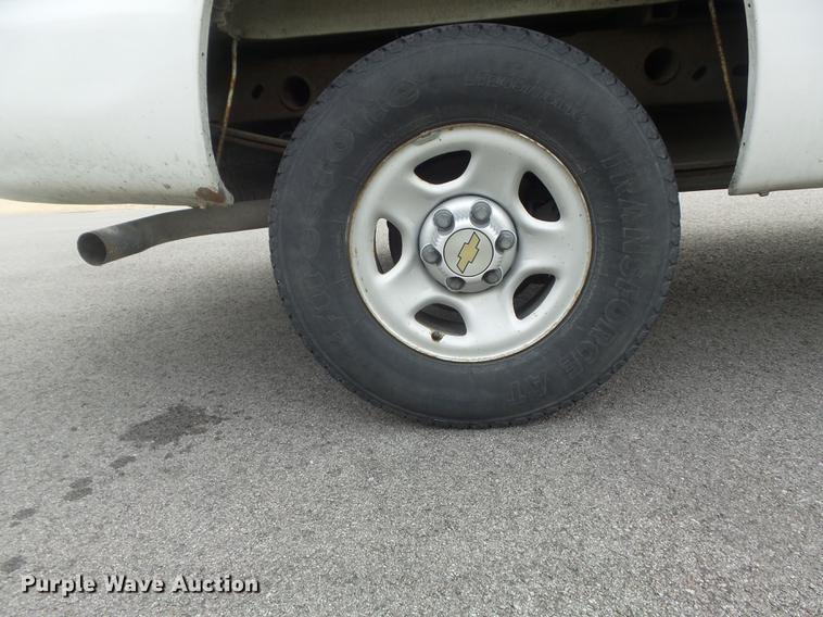 image for item DC7338 2003 Chevrolet Silverado 1500 pickup truck