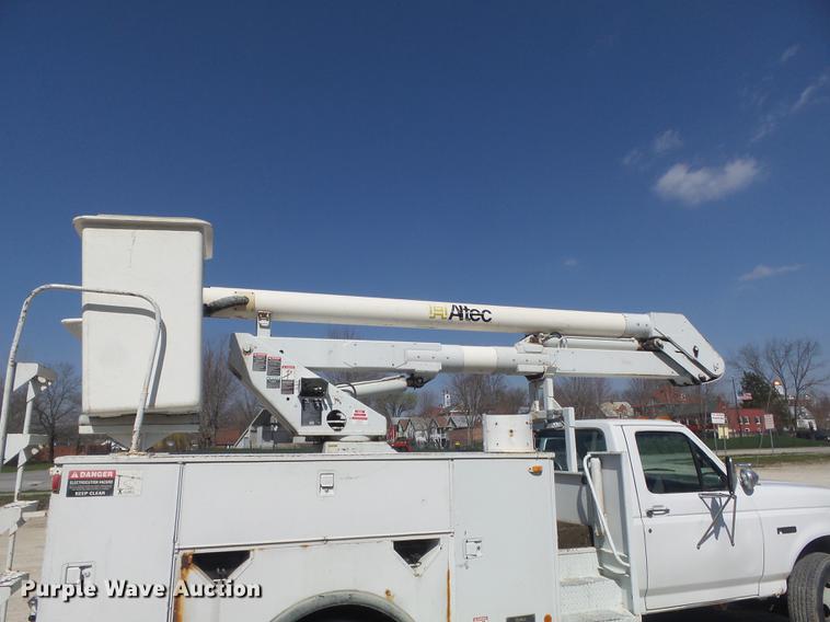 image for item DC7342 1994 Ford F450 Super Duty XL bucket truck