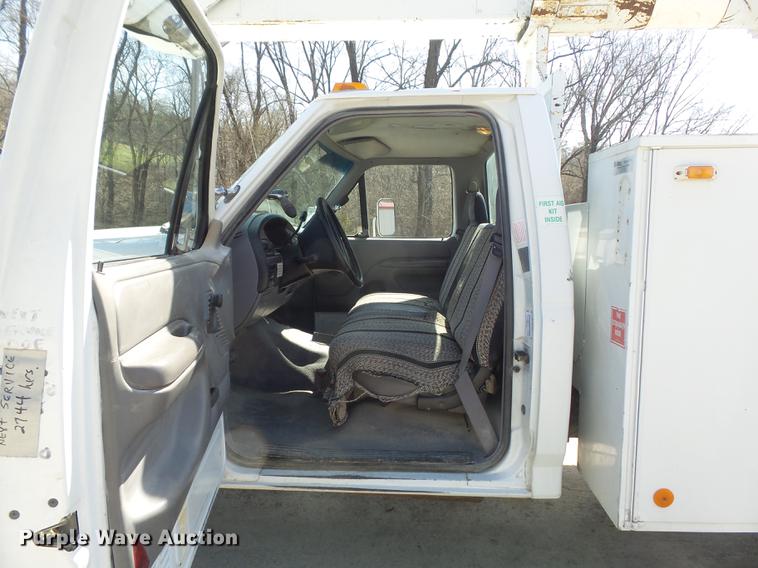 image for item DC7342 1994 Ford F450 Super Duty XL bucket truck