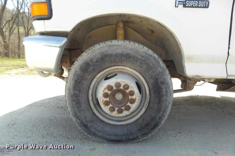 image for item DC7342 1994 Ford F450 Super Duty XL bucket truck