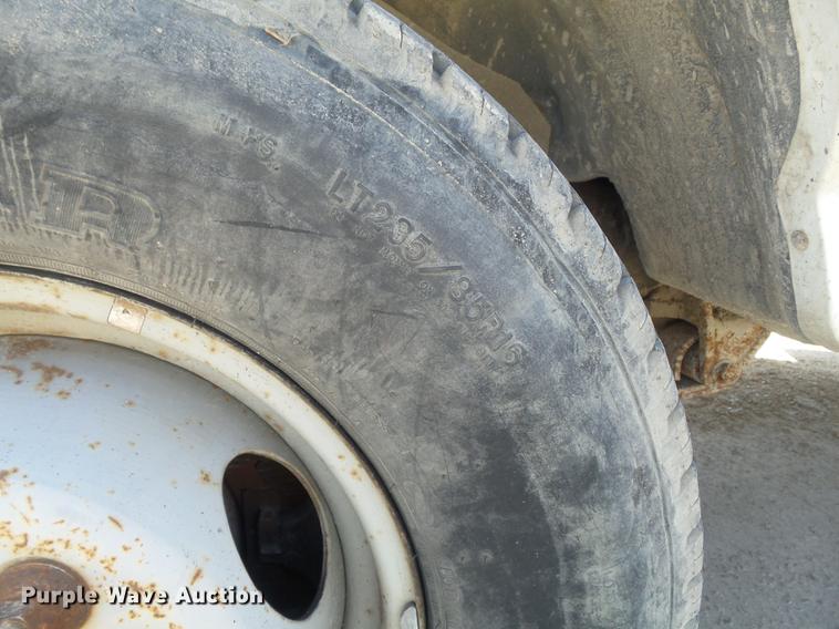 image for item DC7342 1994 Ford F450 Super Duty XL bucket truck