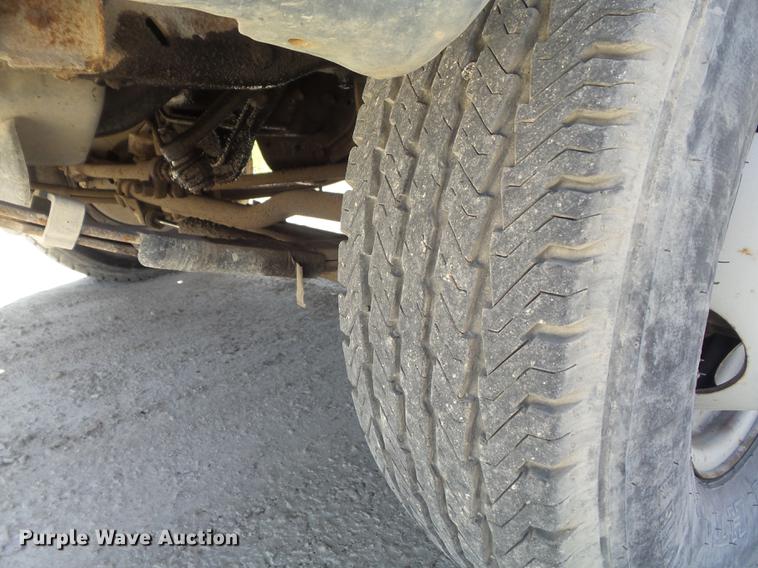 image for item DC7342 1994 Ford F450 Super Duty XL bucket truck