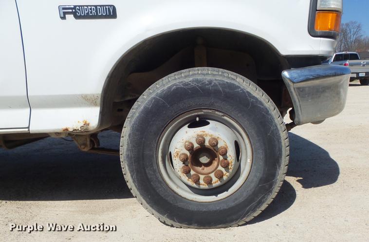 image for item DC7342 1994 Ford F450 Super Duty XL bucket truck