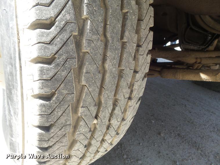 image for item DC7342 1994 Ford F450 Super Duty XL bucket truck