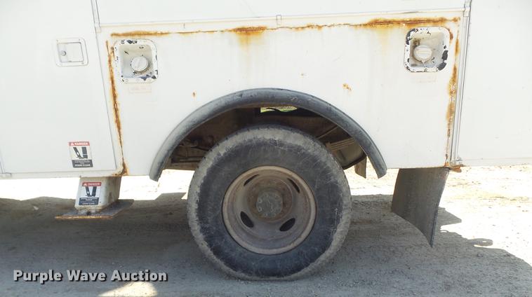 image for item DC7342 1994 Ford F450 Super Duty XL bucket truck