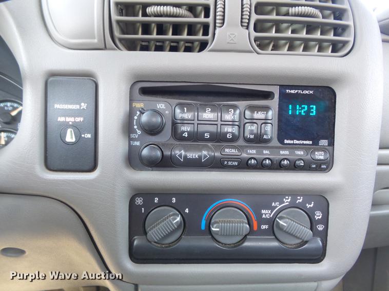 image for item DC7344 2000 Chevrolet S10 LS Ext. Cab pickup truck