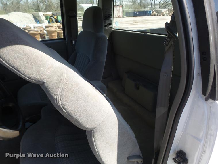 image for item DC7344 2000 Chevrolet S10 LS Ext. Cab pickup truck