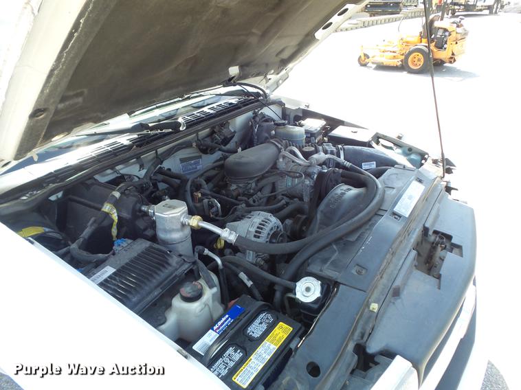 image for item DC7344 2000 Chevrolet S10 LS Ext. Cab pickup truck