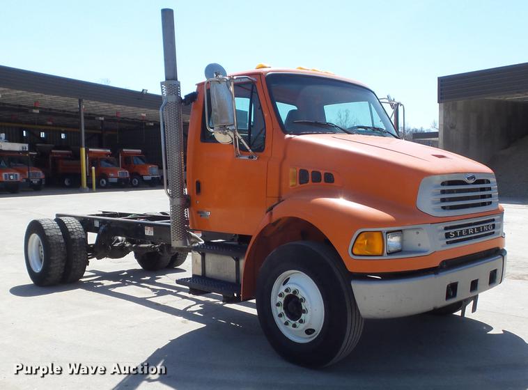 image for item DC7345 2007 Sterling Acterra truck cab and chassis