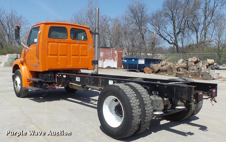 image for item DC7345 2007 Sterling Acterra truck cab and chassis