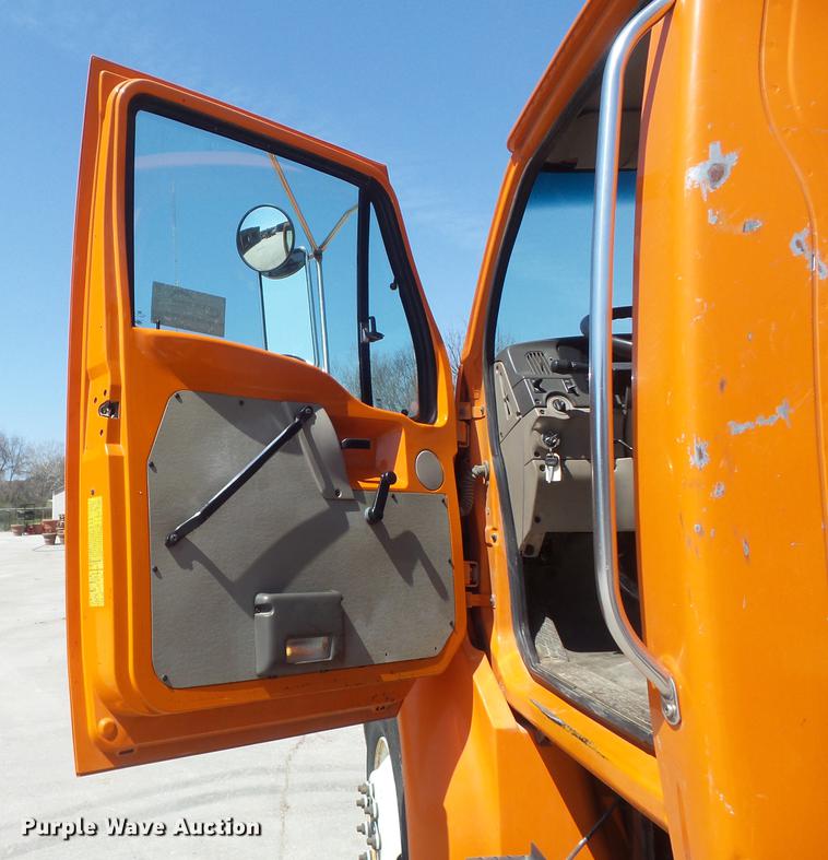 image for item DC7345 2007 Sterling Acterra truck cab and chassis