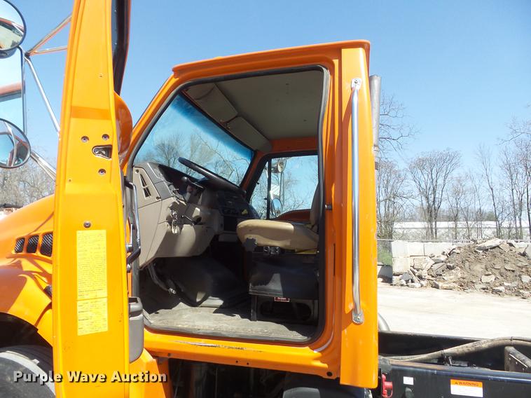 image for item DC7345 2007 Sterling Acterra truck cab and chassis