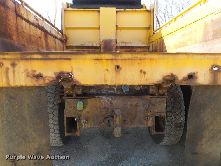 image for item DC7346 2000 International 4900 dump truck