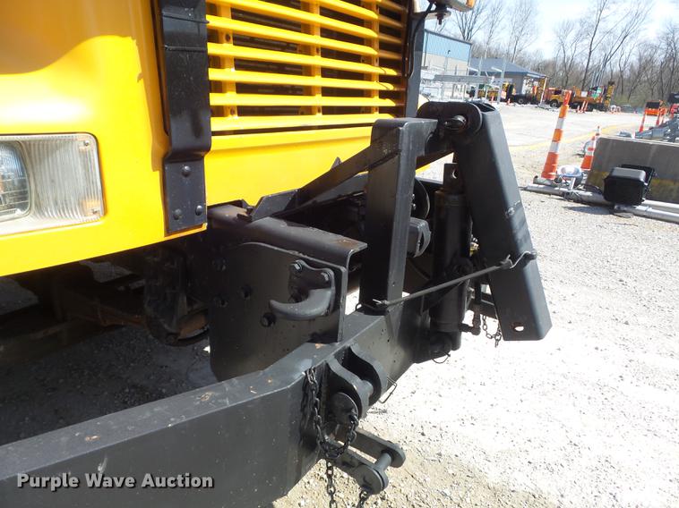 image for item DC7346 2000 International 4900 dump truck