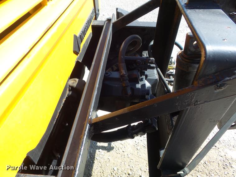 image for item DC7346 2000 International 4900 dump truck