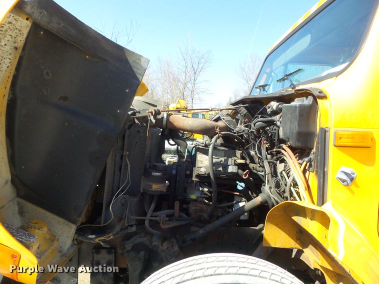 image for item DC7346 2000 International 4900 dump truck