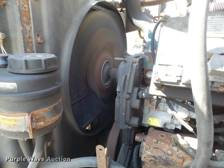 image for item DC7346 2000 International 4900 dump truck