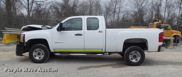 image for item DC7347 2010 Chevrolet Silverado 2500HD Ext. Cab pickup truck